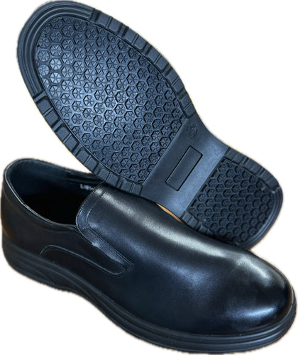 Unisex Men and Women Slip-resistant Work Shoe Leather slip on 2888